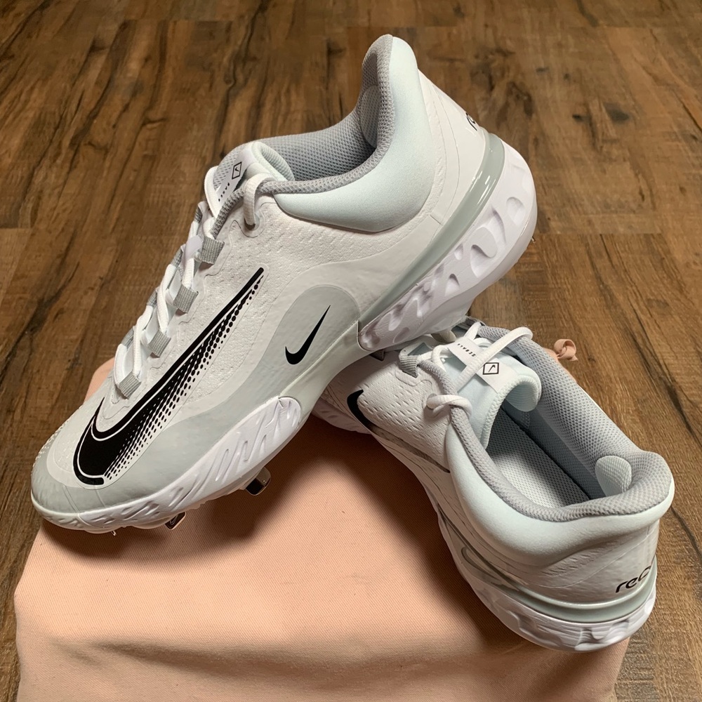 Nike Alpha Huarache Elite 4 Low Baseball Cleats